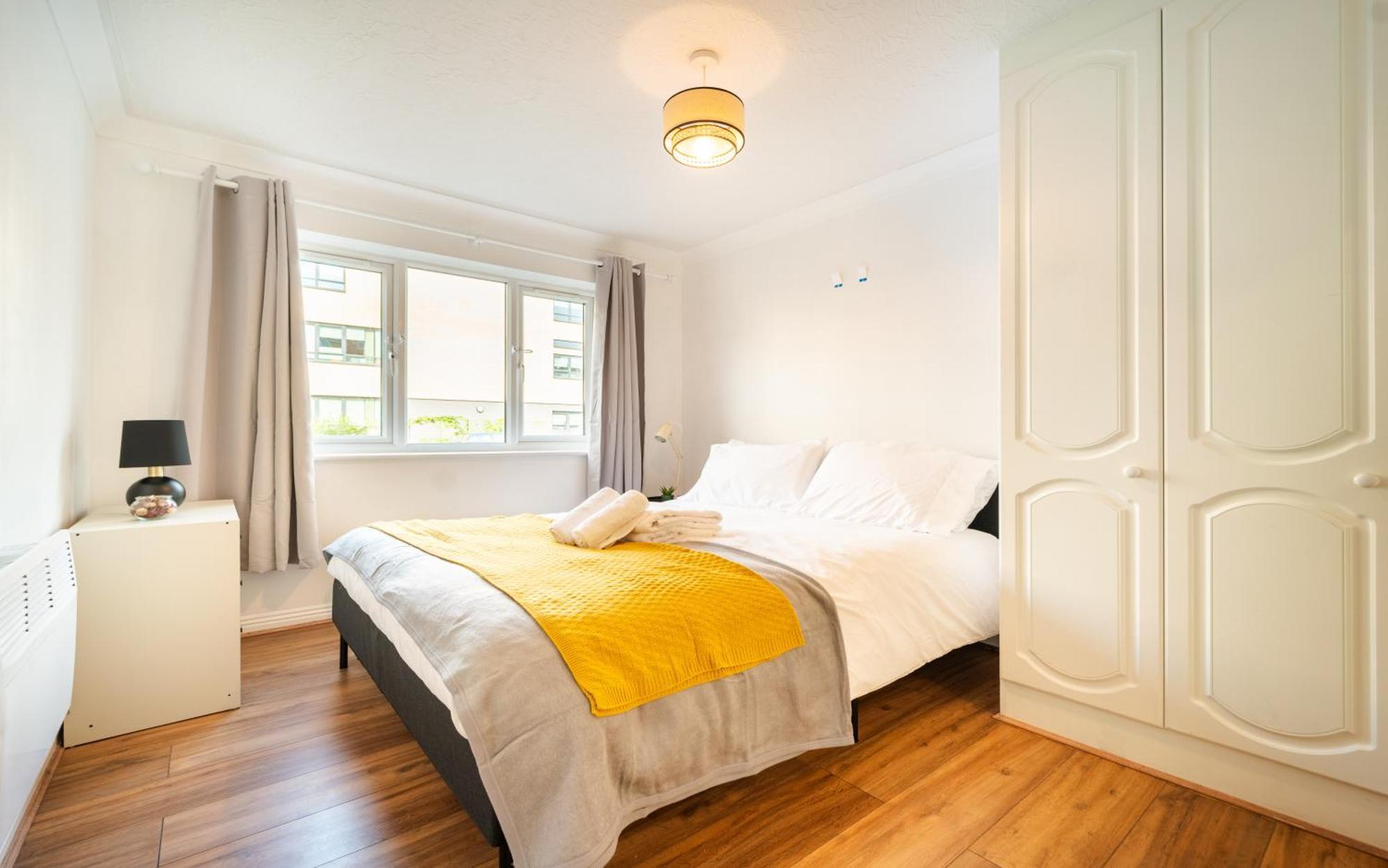 Bright And Spacious Flat With Free Parking Londra Exterior foto