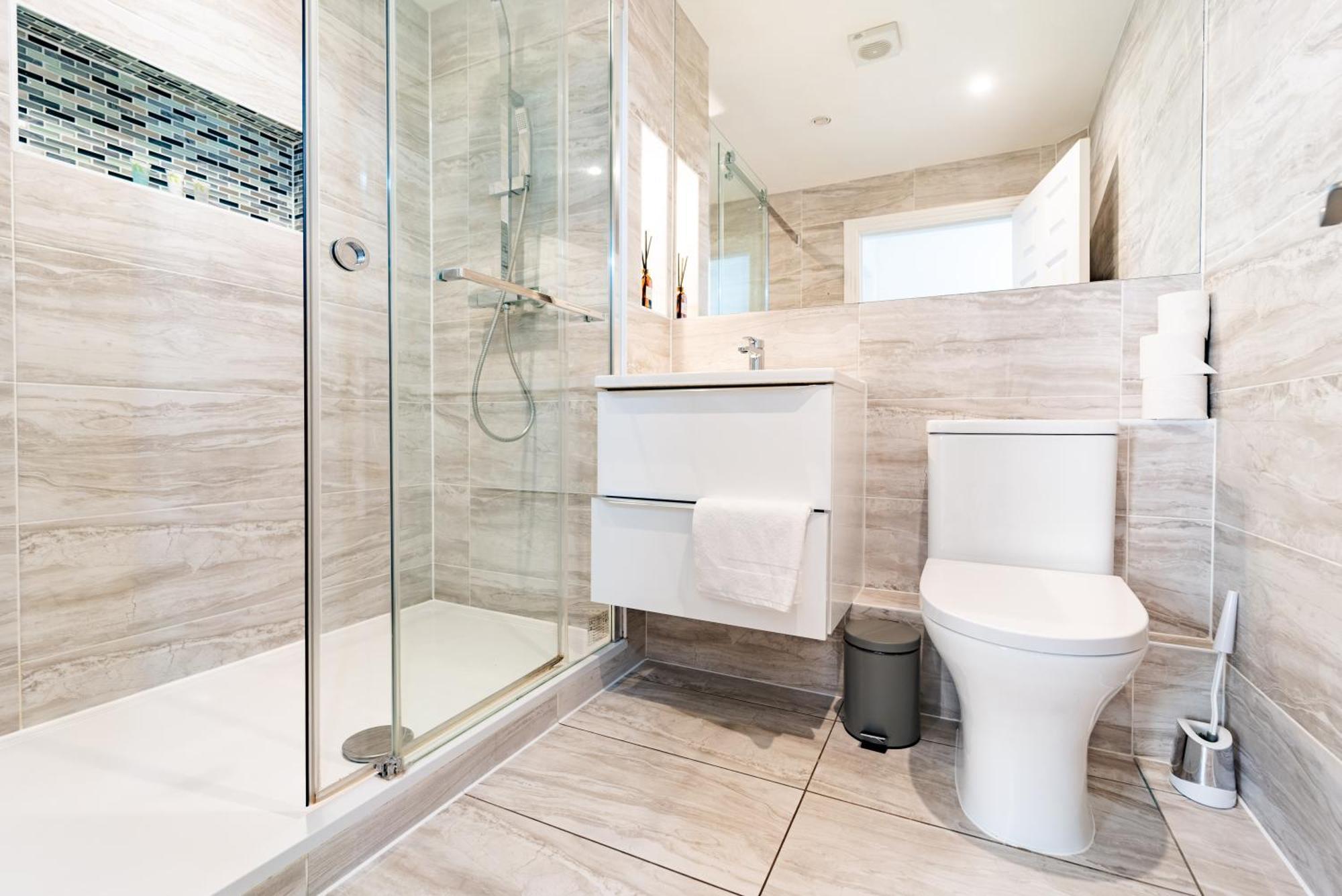 Bright And Spacious Flat With Free Parking Londra Exterior foto