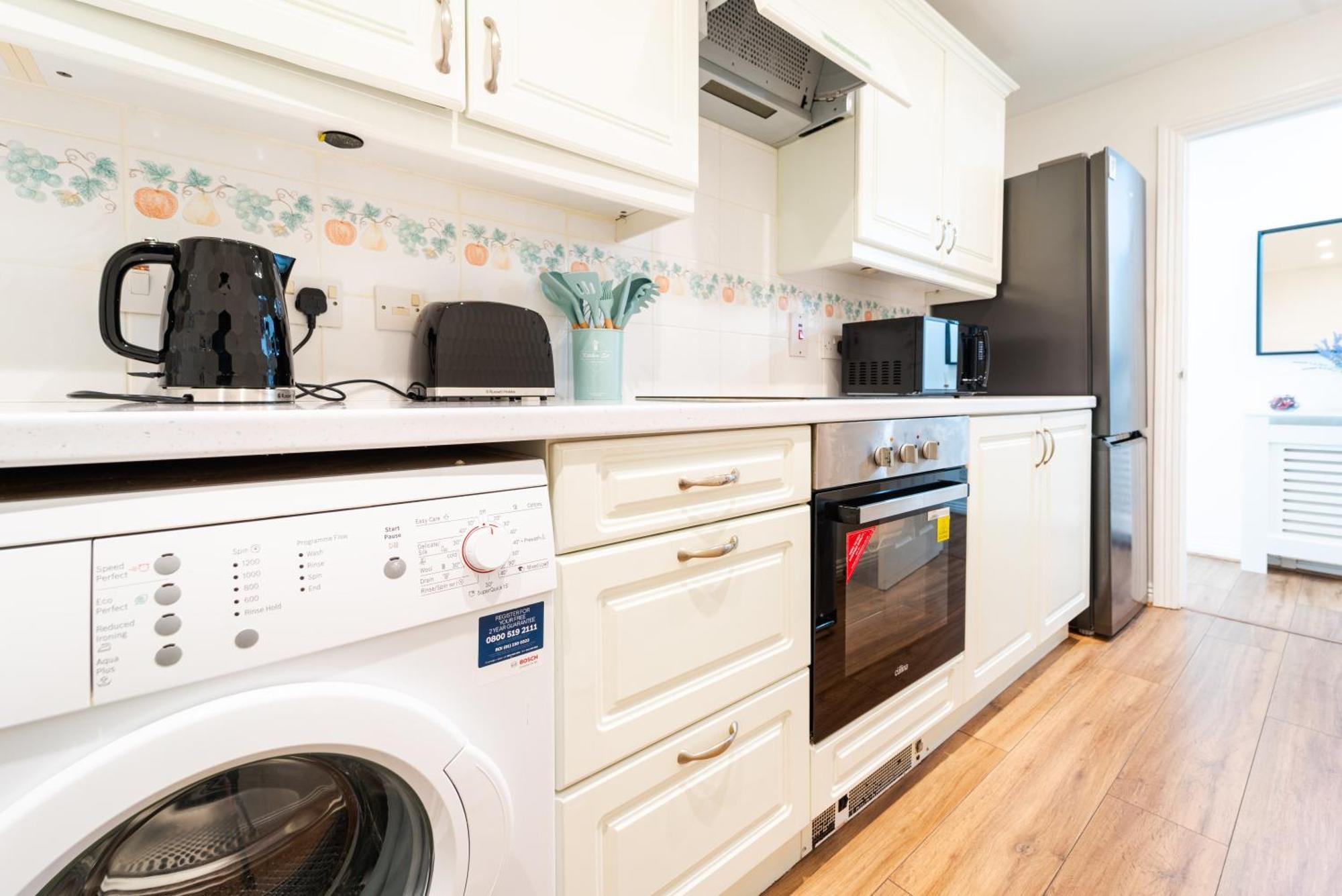 Bright And Spacious Flat With Free Parking Londra Exterior foto
