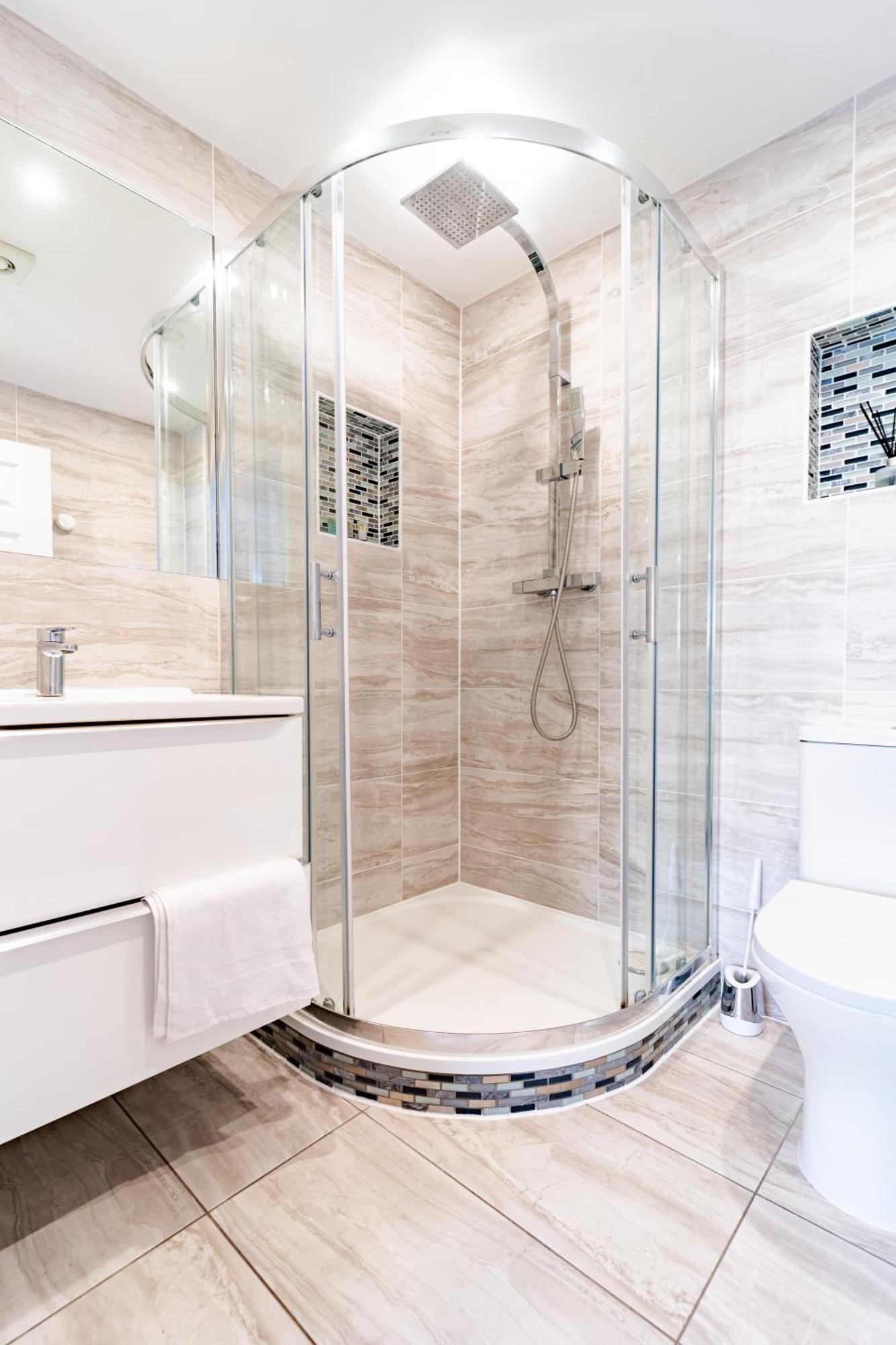 Bright And Spacious Flat With Free Parking Londra Exterior foto